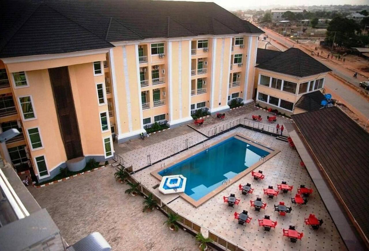 Room In Lodge - Hampton Towers Spa Asaba Exterior photo