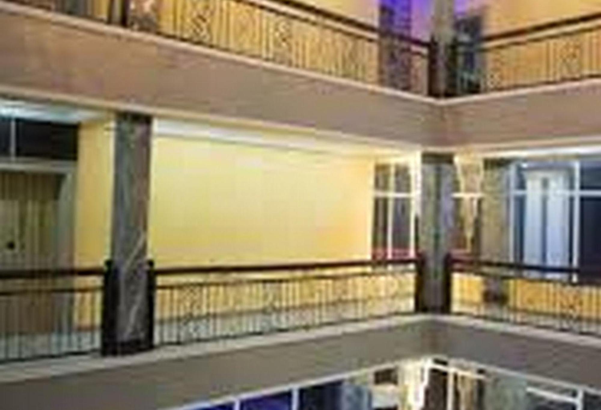 Room In Lodge - Hampton Towers Spa Asaba Exterior photo