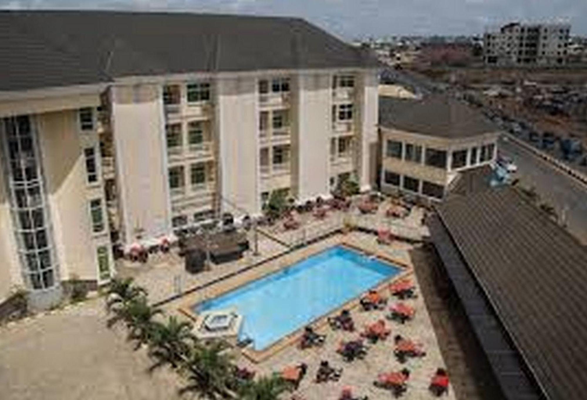 Room In Lodge - Hampton Towers Spa Asaba Exterior photo