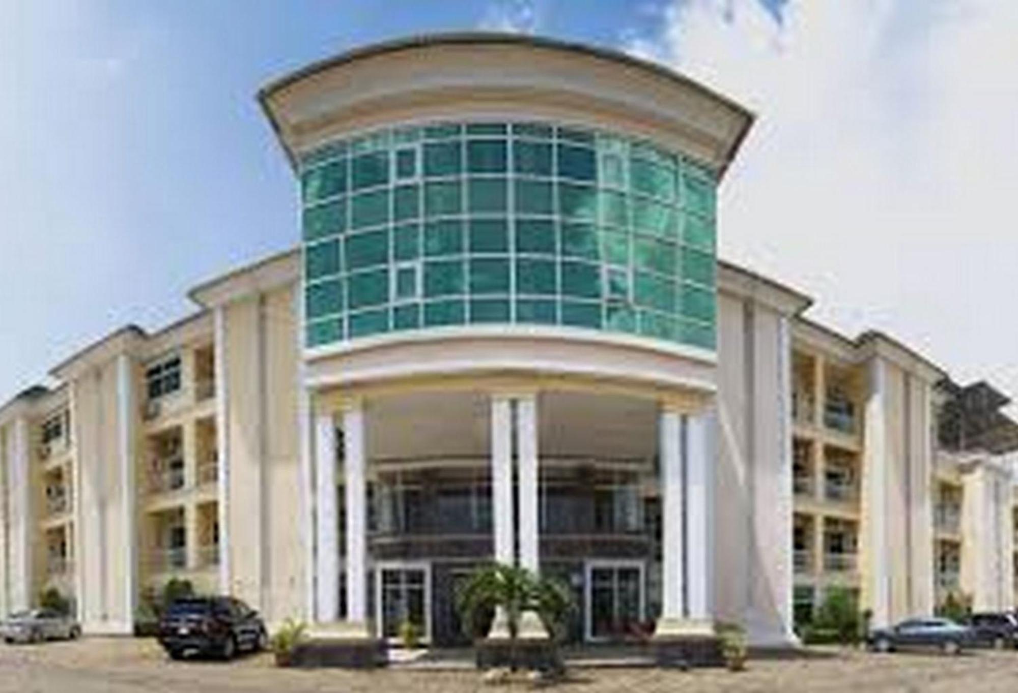 Room In Lodge - Hampton Towers Spa Asaba Exterior photo